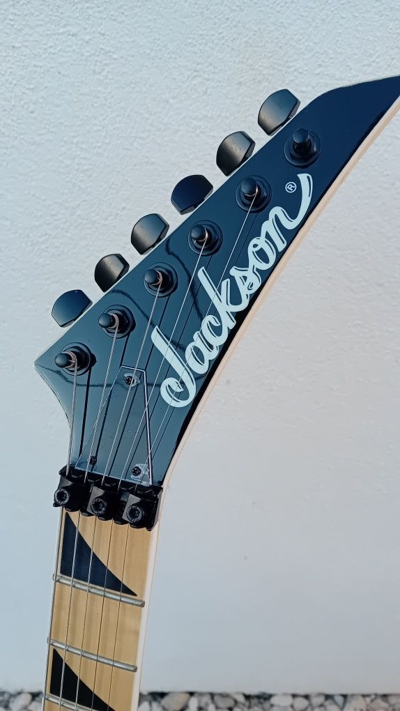 Jackson JS32 DKA-M Dinky BLK