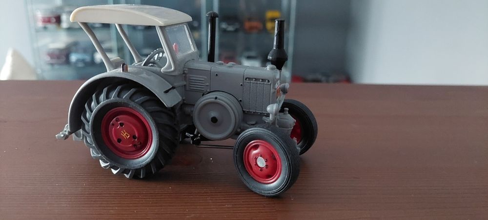 Model 1:32 Lanz Buldog SIKU
