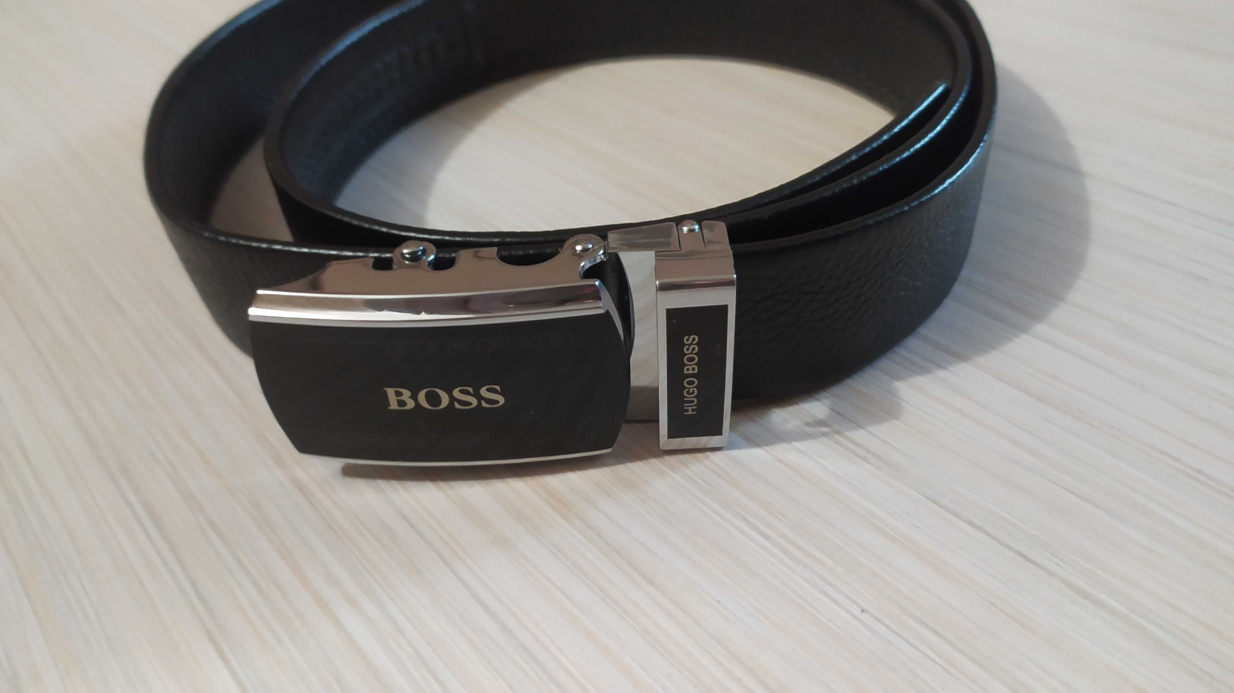 Hugo Boss ремень.