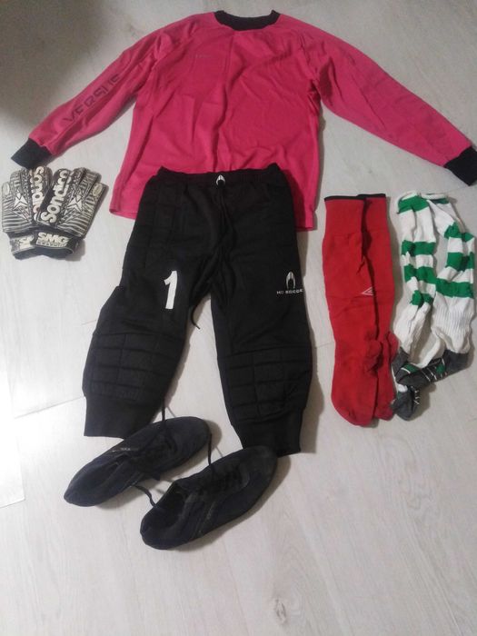 Форма вратаря в хорошем состоянии.