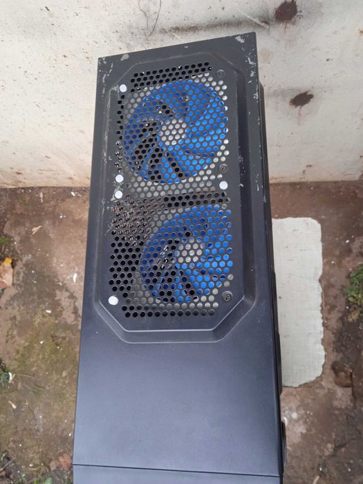 Продам корпус комп'ютера з кулєрами.
