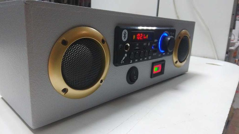 Музичний центр 3 + 3 Вт