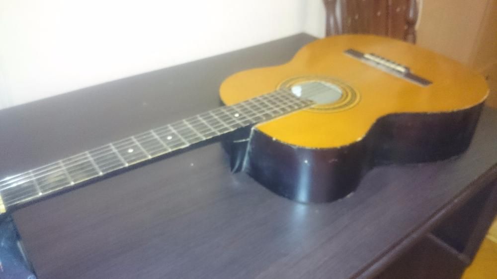 Гитара Kremona