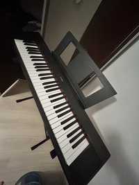 Yamaha np-12 b czarne pianino