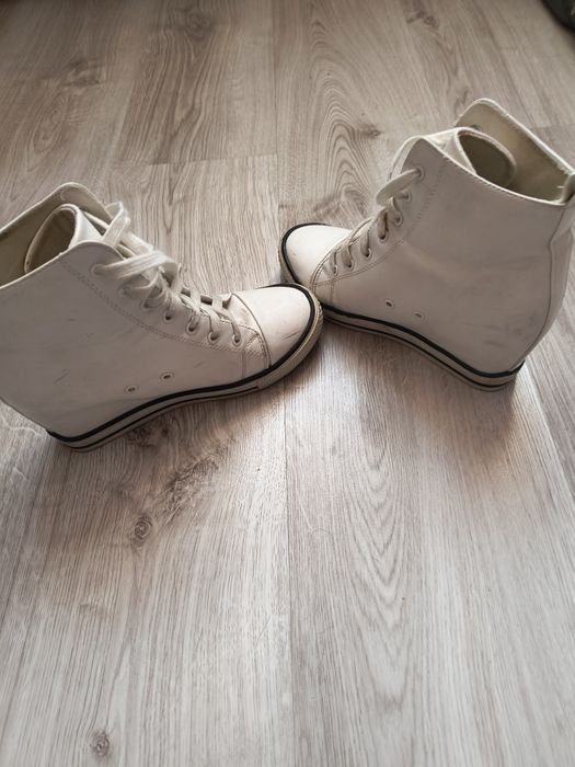 Białe wiosenne/jesienne sneakersy na podwyższeniu rozmiar 37