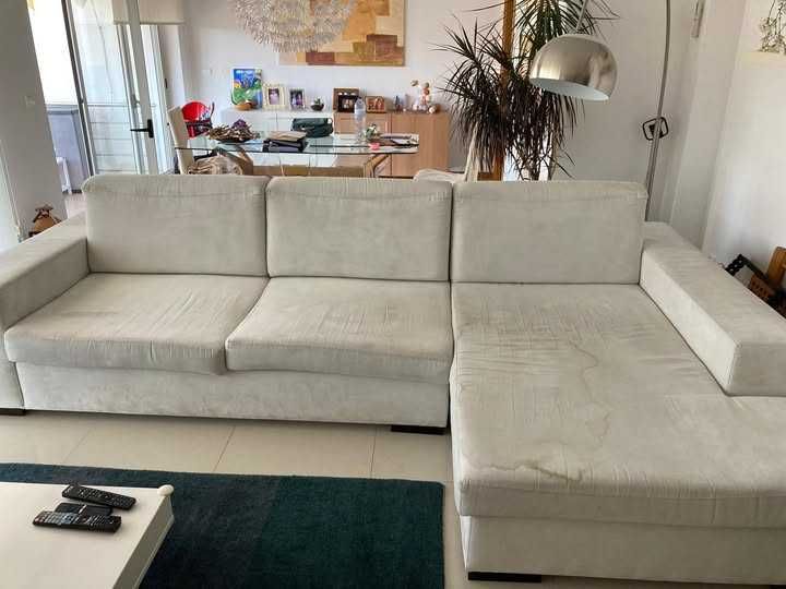 Sofá branco  com chaise longe