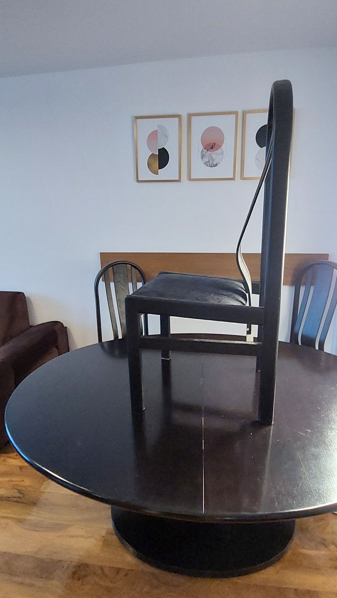 Masywny drewniany stół + 4 krzesła