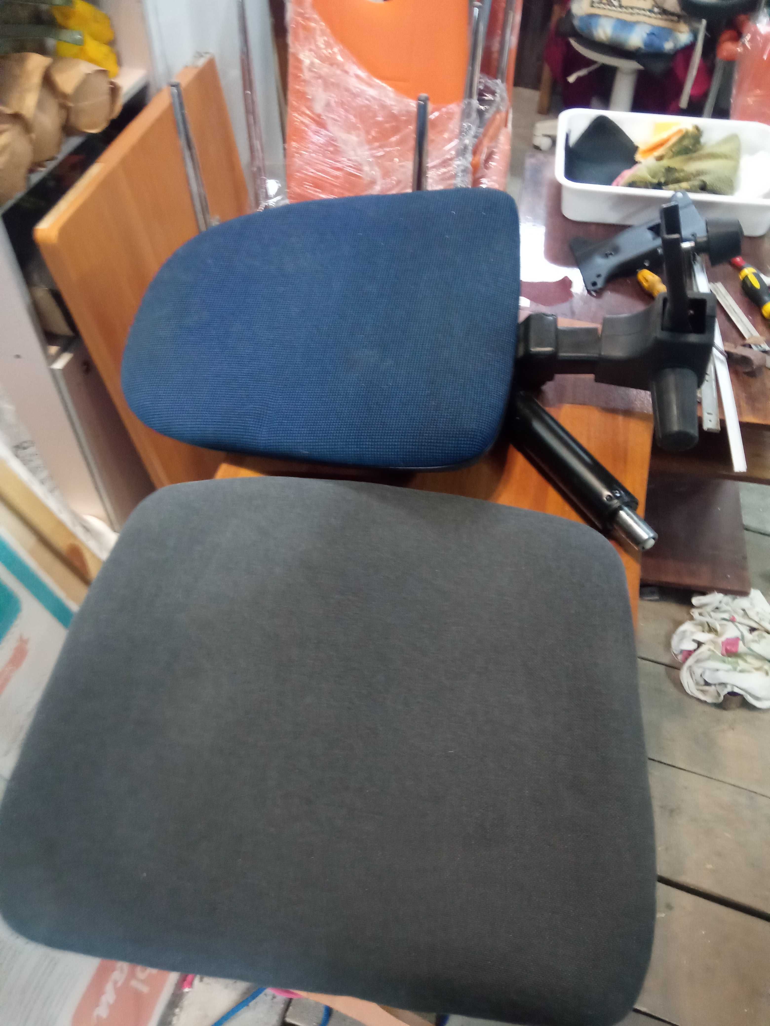 офисные кресла(запчасти спинки сидения) в хорошем состоянии різні