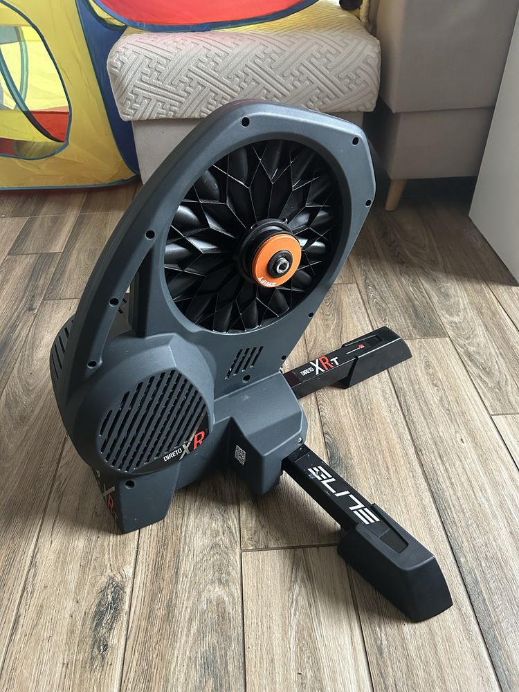 Trenażer interaktywny Elite Direto XR-T + Zwift COG