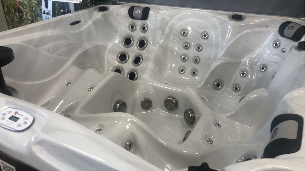 Spas Passion desde 5.850,00 baixa de preço agora desde 5.299,00€