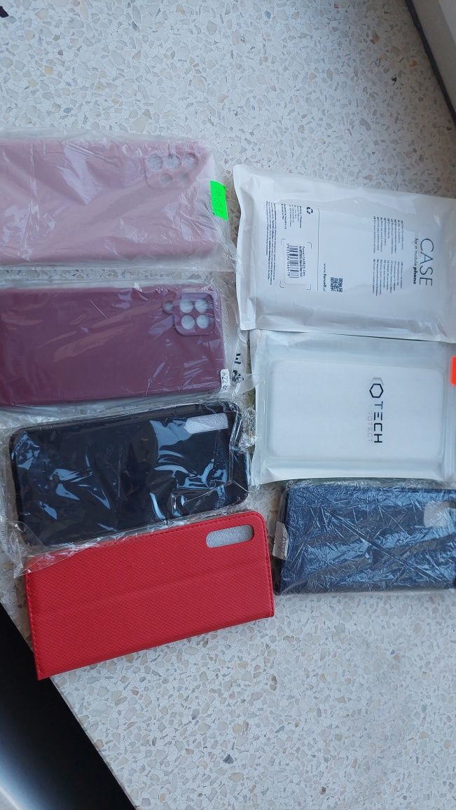 Etui nowe na telefony