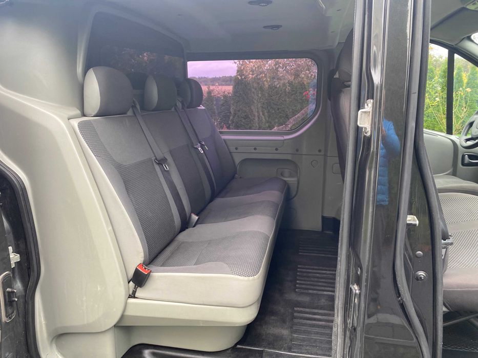 Opel Vivaro 2.5 CDTI 147 KM Oryg.Brygadówka  6-Cio Osobowy Zadbany PL