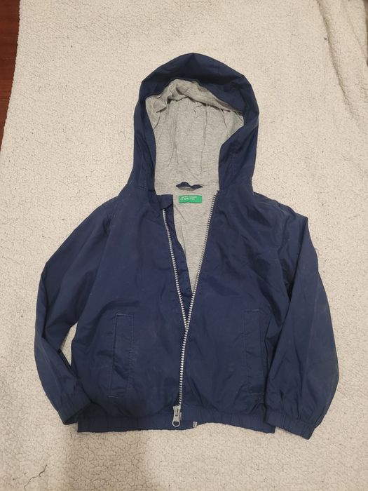Casaco corta-vento Benetton azul 2 anos
