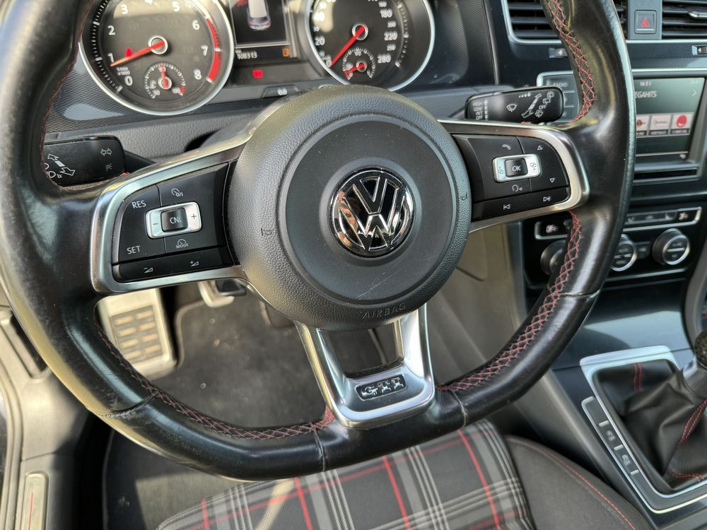 VW Golf VII GTI 2.0TSi