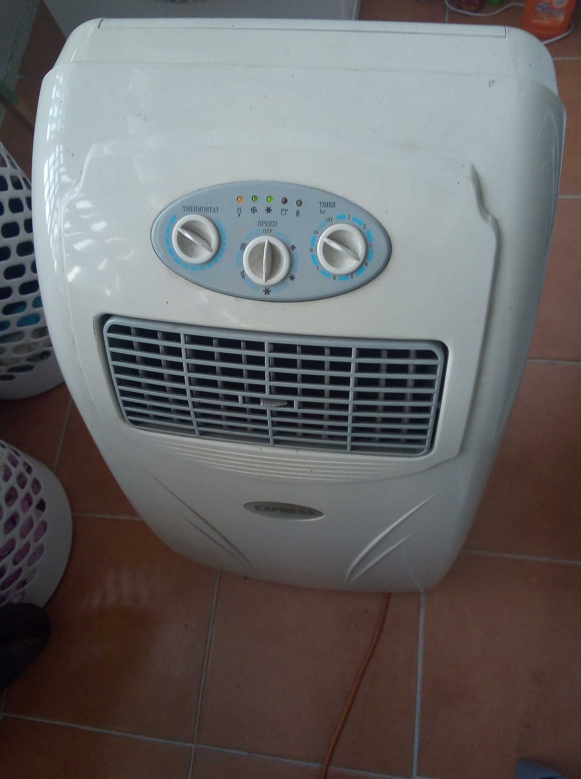 Ar Condicionado! Escolha a divisão e coloque-o lá. Rebaixa preço