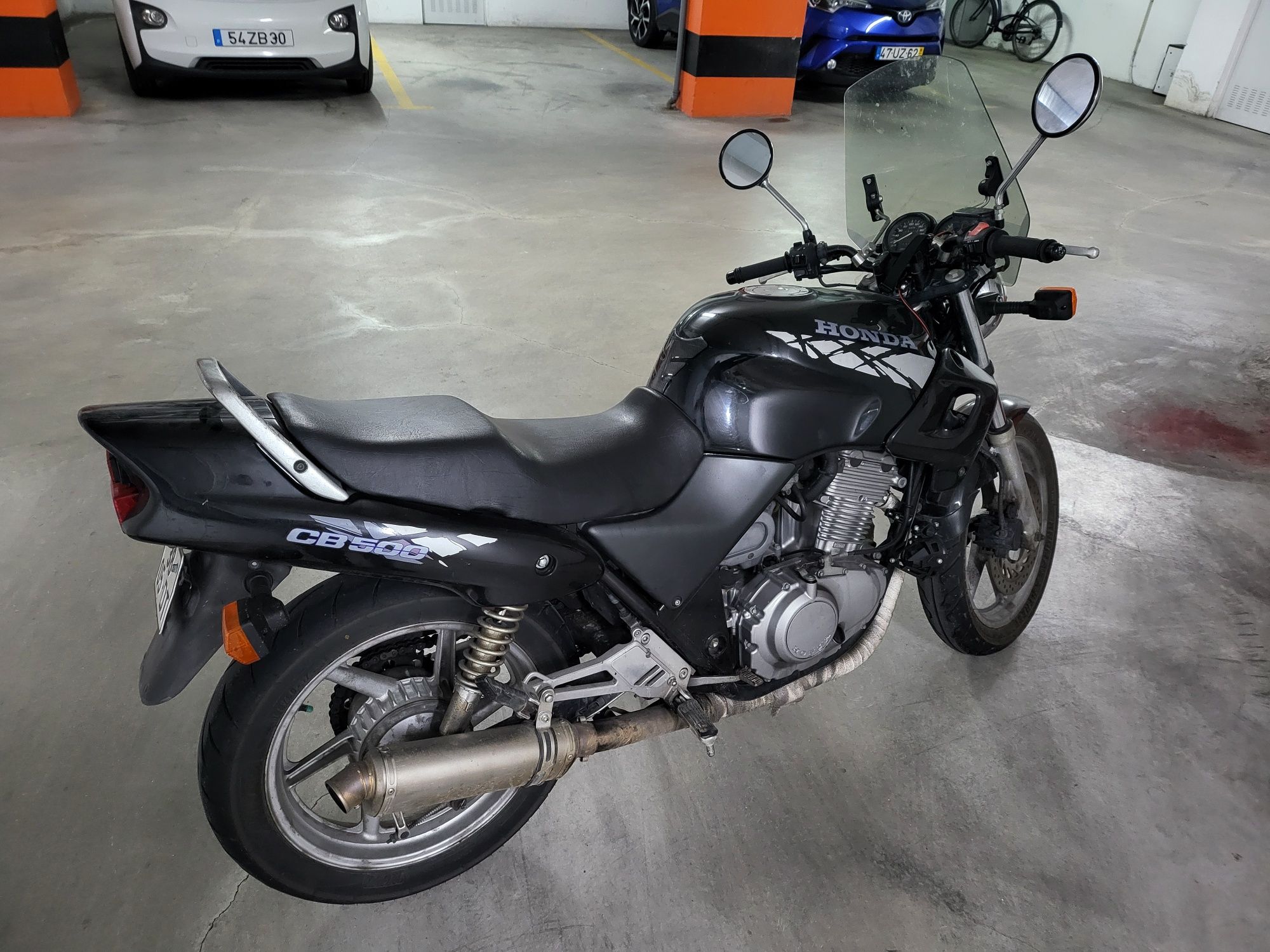 Vende- se Honda CB 500