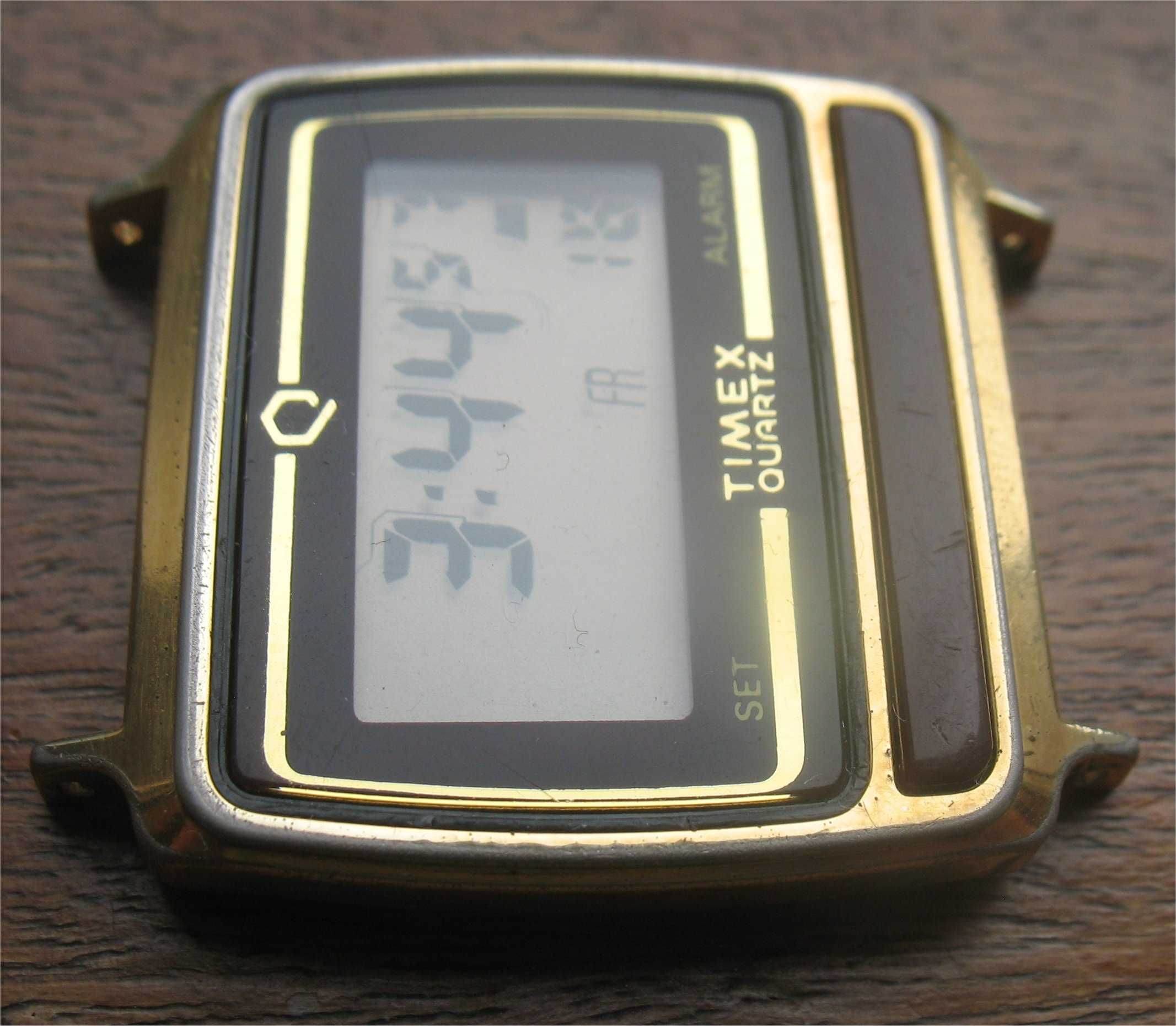 Relógio Digital Vintage - Timex Quartz - S Cell