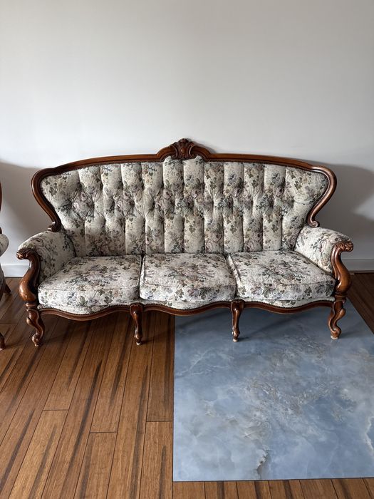 Sofa i dwa fotele stan bardzo dobry.
