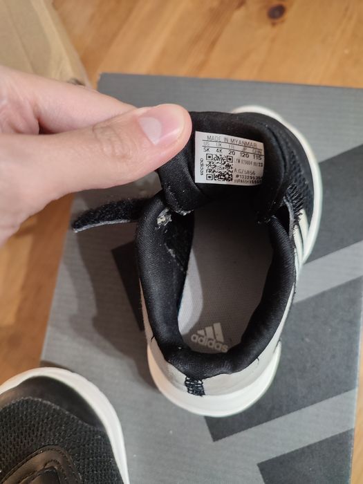 Кросівки Adidas 20 розмір