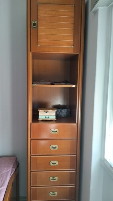 Cama meio corpo com gavetão que faz outra cama e 1 colchão mais móvel