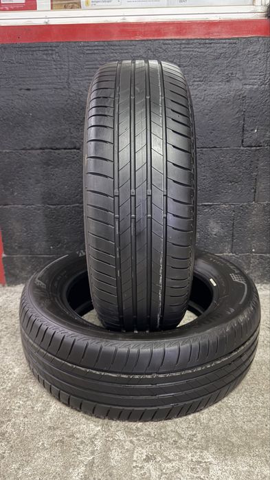 Pneus 215/60r17 Bridgestone Turanza T005 com 85% de piso