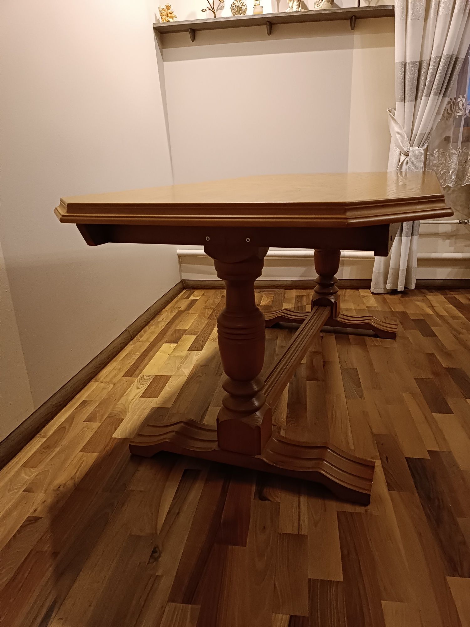 Stół drewniany na 12 osób