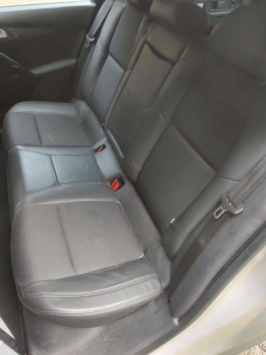 Peugeot 508 fotele pół skóra przód tył kanapa