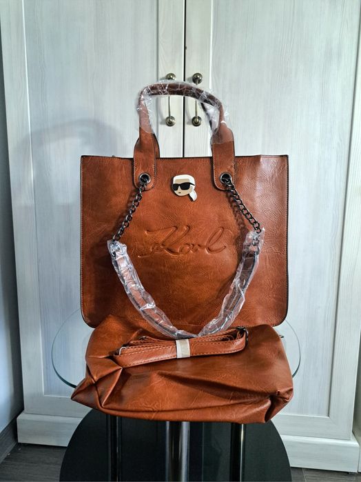 Torebka Karl Lagerfeld z kosmetyczką skórzana