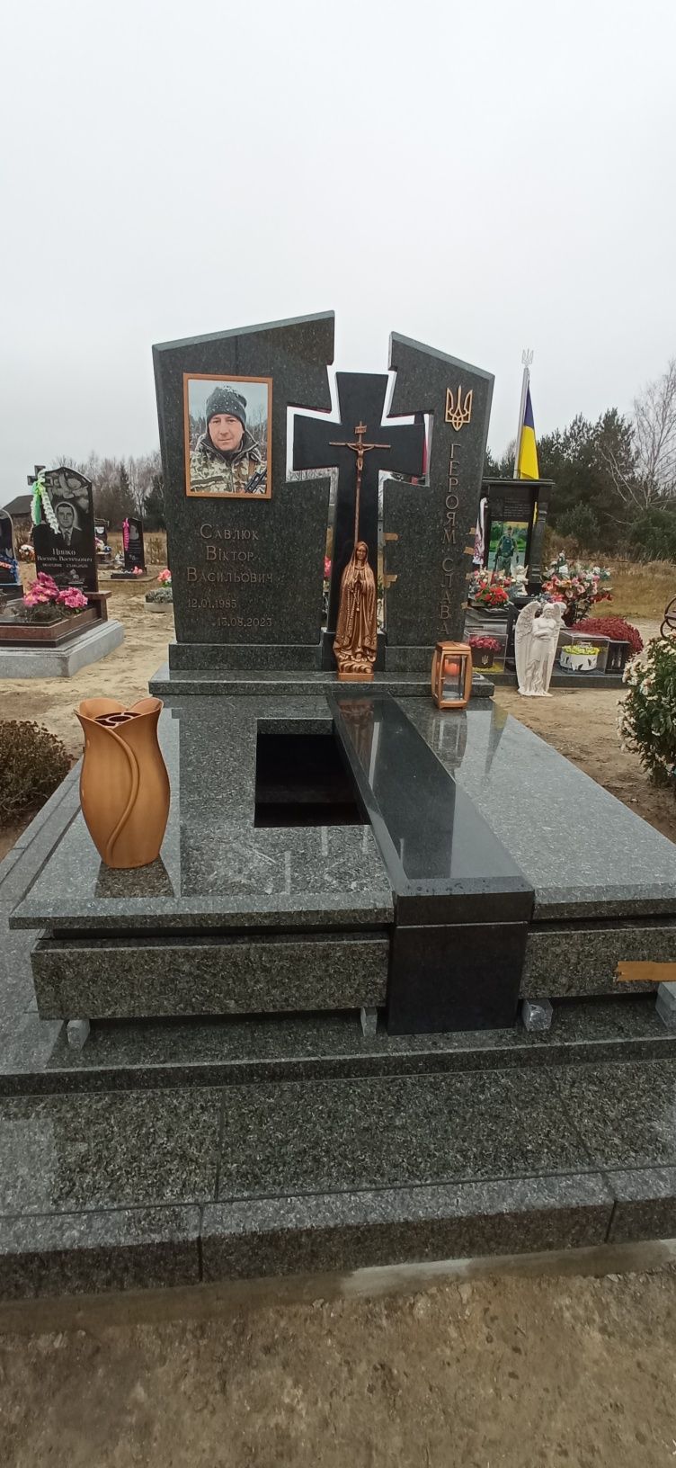 Памятники за індивідуальним проектом