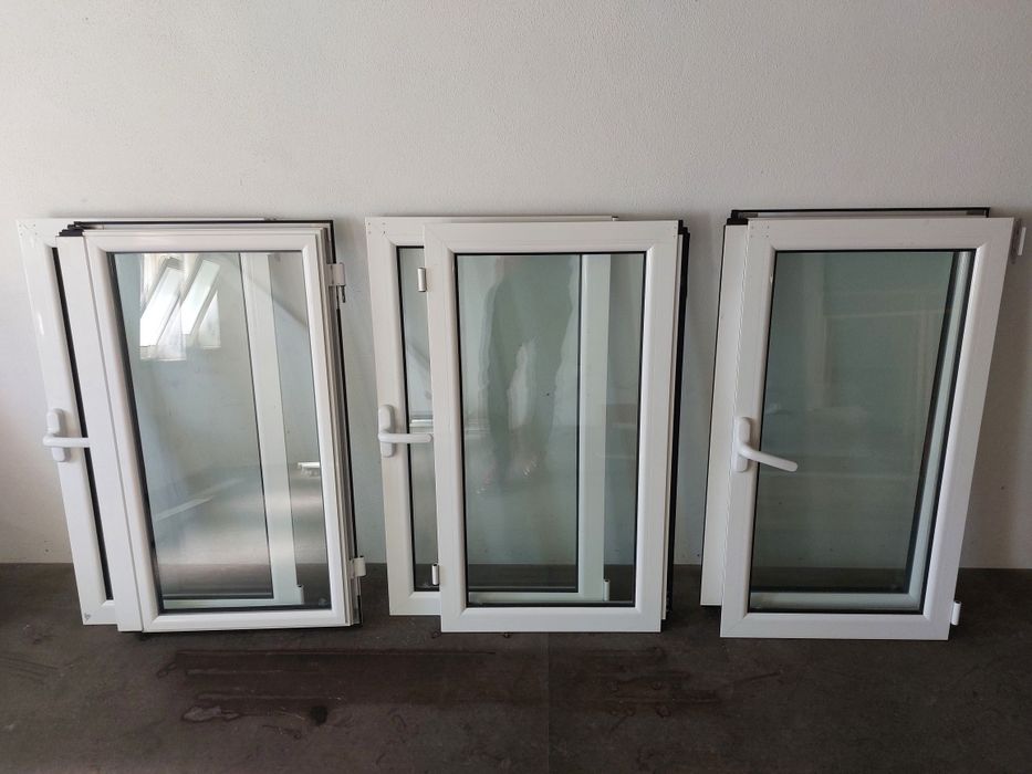 Janelas alumínio oscilobatente e vidro duplo