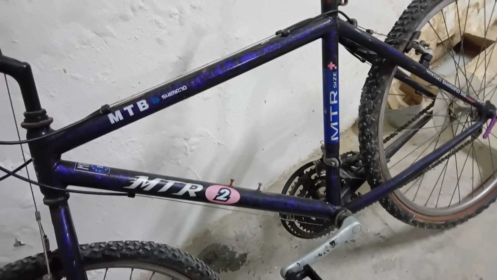Bicicleta MTR 2 de montanha com mudanças.
