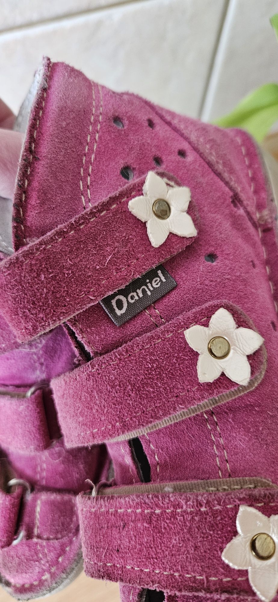 Kapcie Daniel r.25 obcas Thomasa
