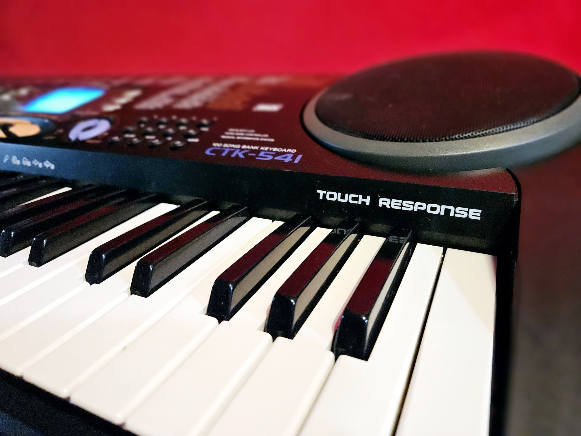 Keyboard Casio, Dynamiczna klawiatura, 100 piosenek, brzmień podkładów