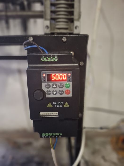 Шредер. Подрібнювач пластика.