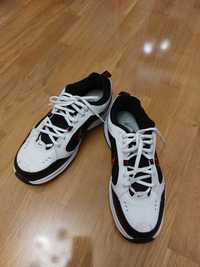 Buty sportowe Nike Air Monarch extra wide 4E szerokie rozmiar 41