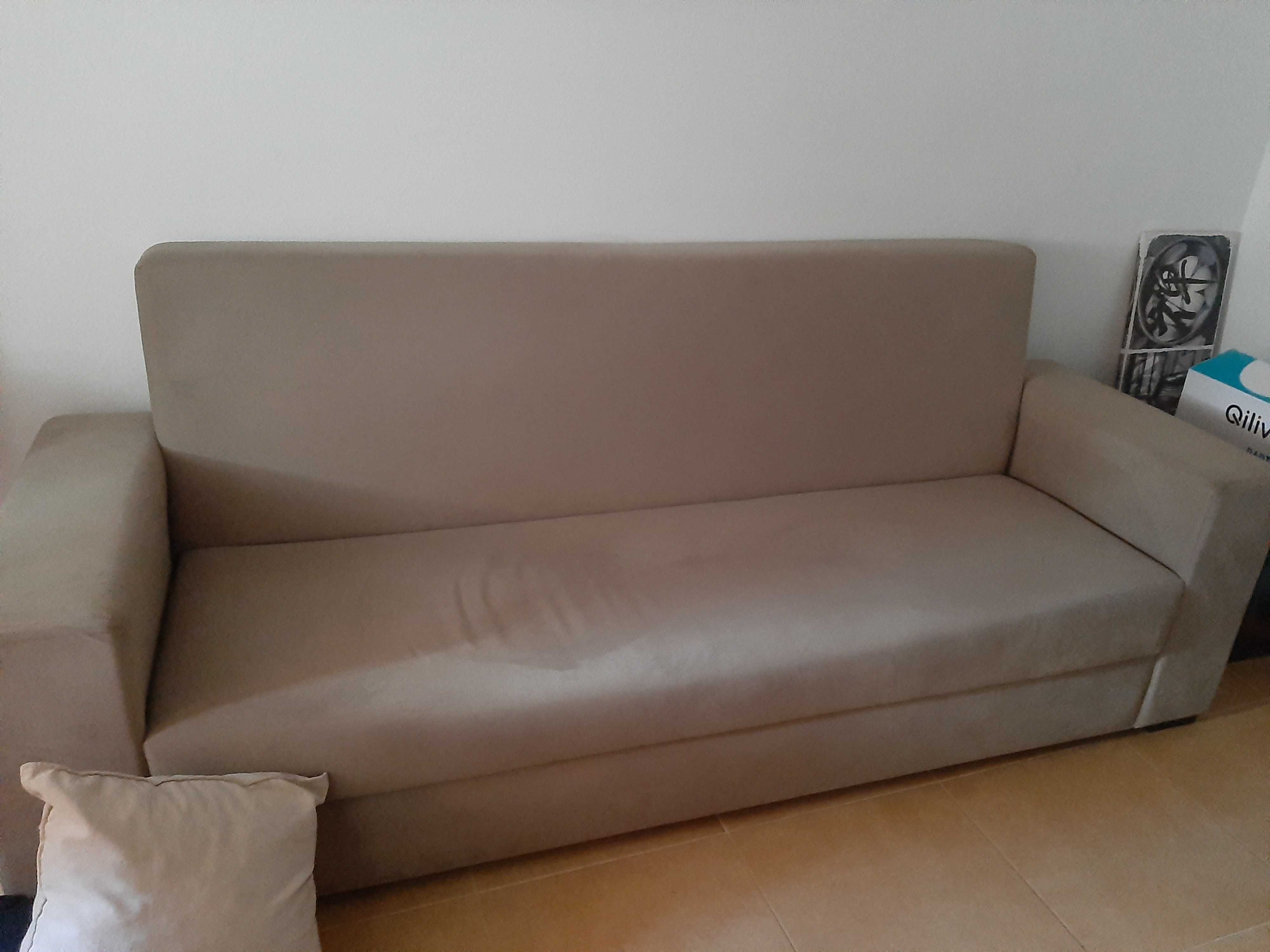 Sofa com cama em bom estado