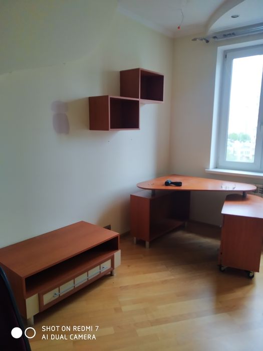 Полиця книжна якісна