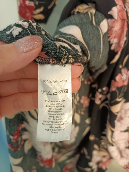 Piękna sukienka w kwiaty r. 38