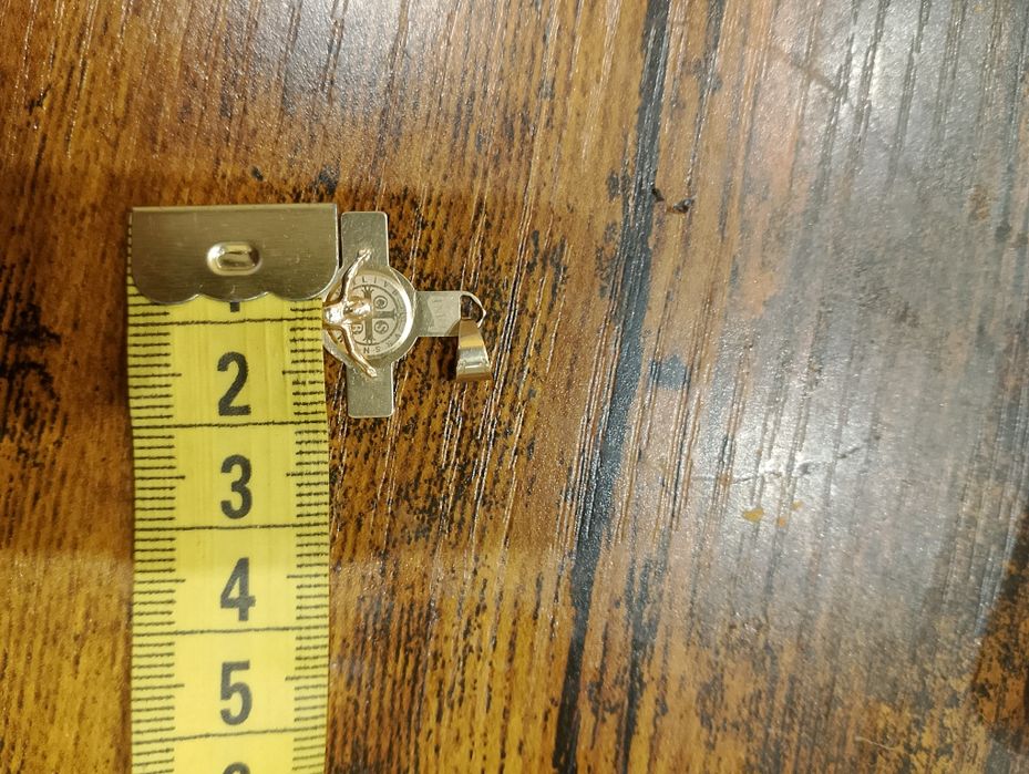 Używany Krzyżyk złoty św. Benegdyta