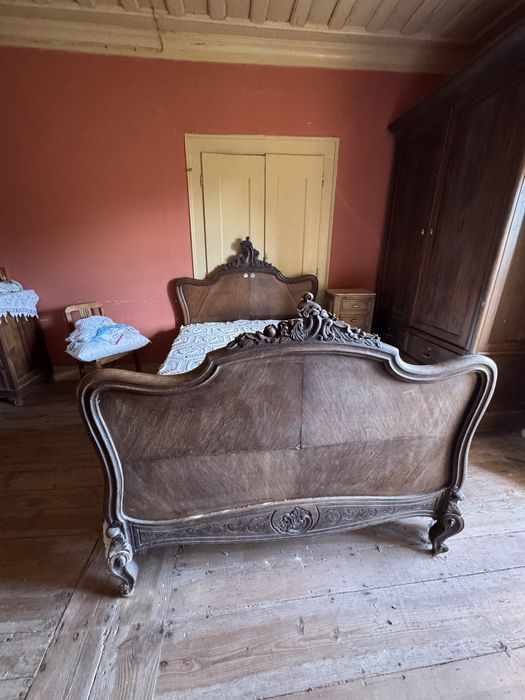 Cama antiga para restauro