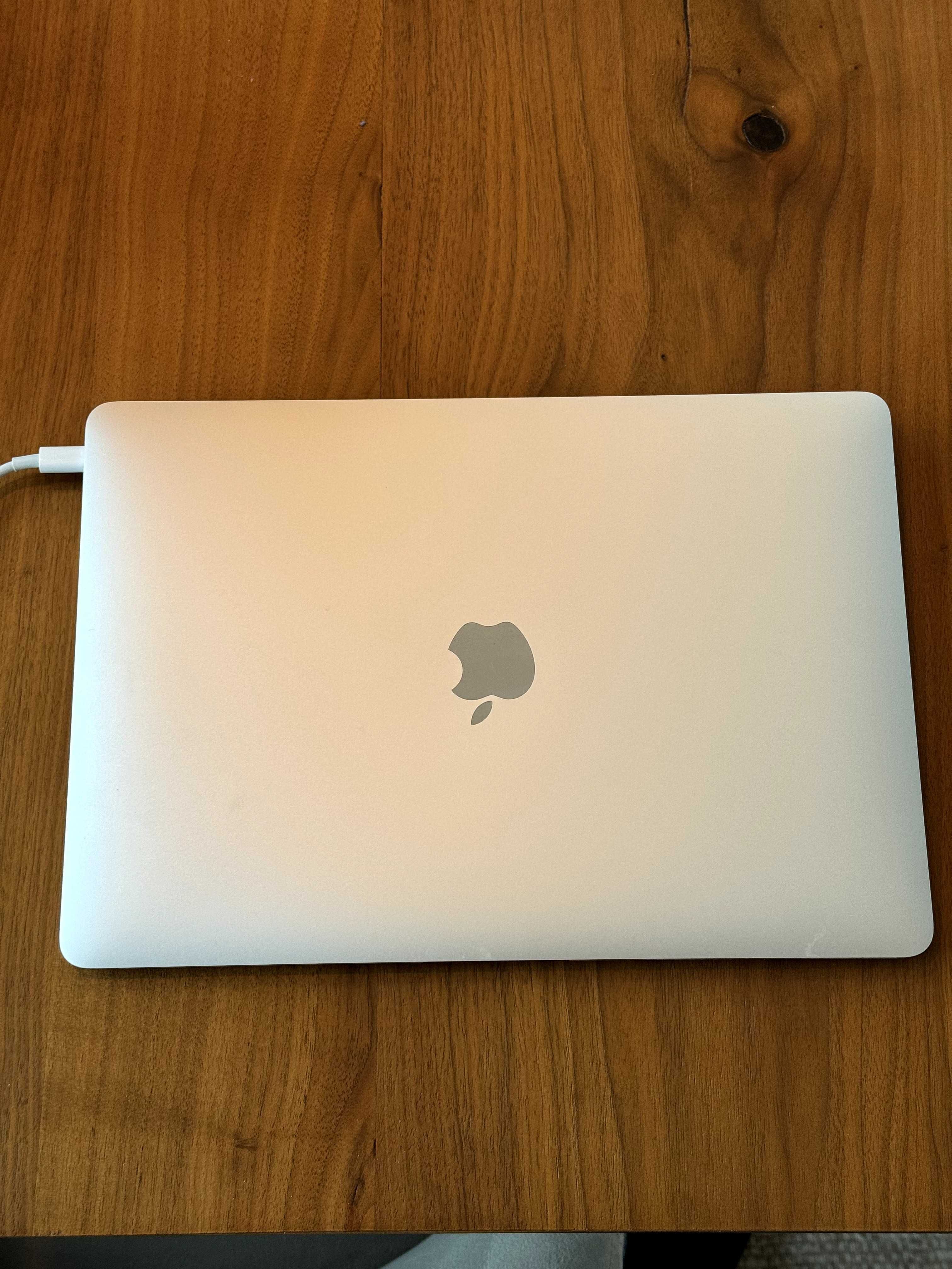 MacBook Air 2020 13 cali