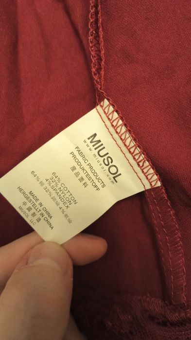 Elegancka bordowa sukienka Miusol – rozmiar M