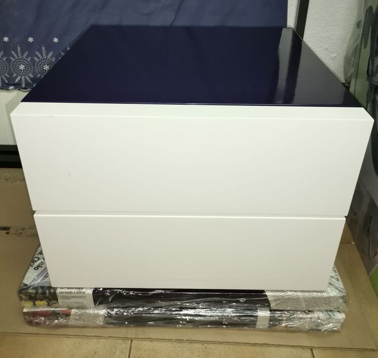 2 mesas de cabeceira