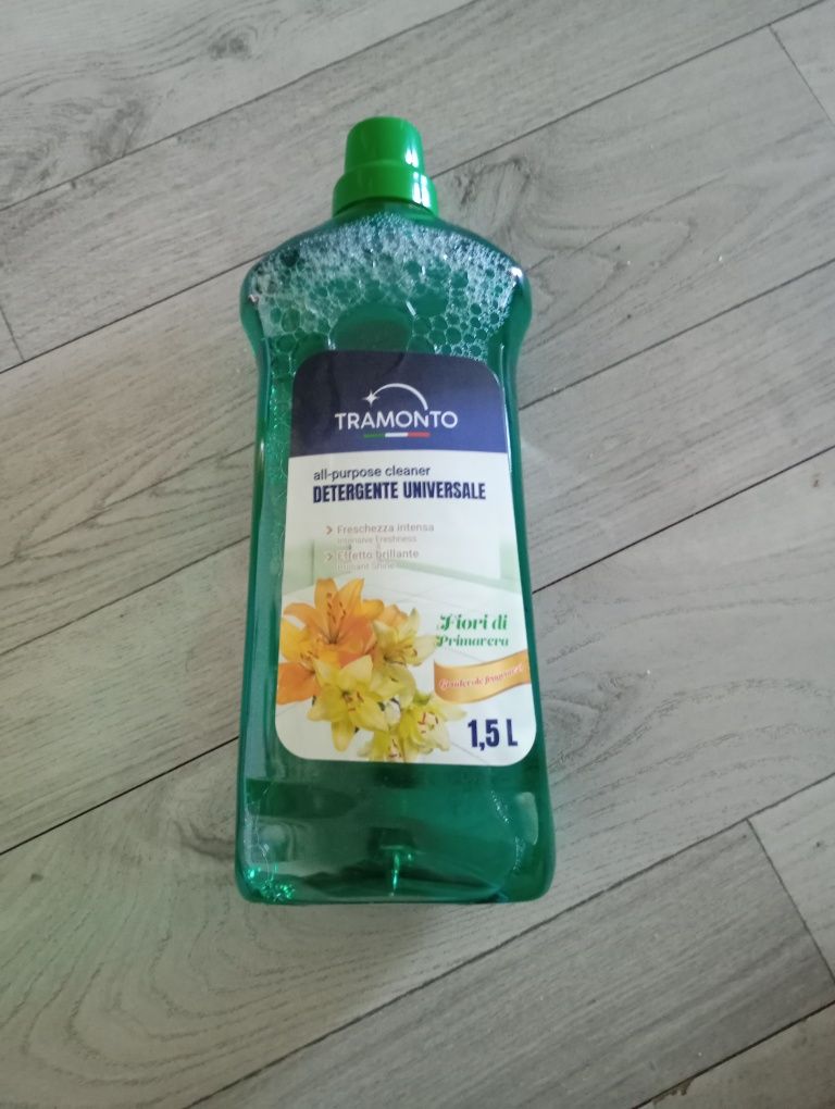 Uniwersalny płyn do podłóg 1,5L