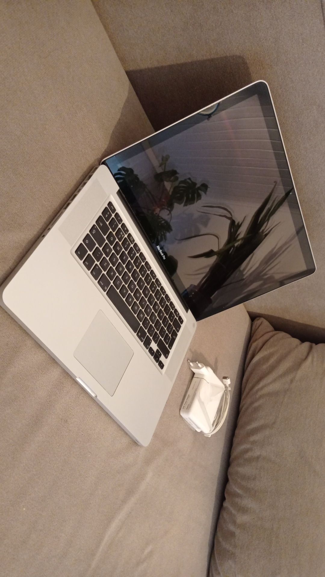 Sprawny, rewelacyjny Apple MacBook pro A1286