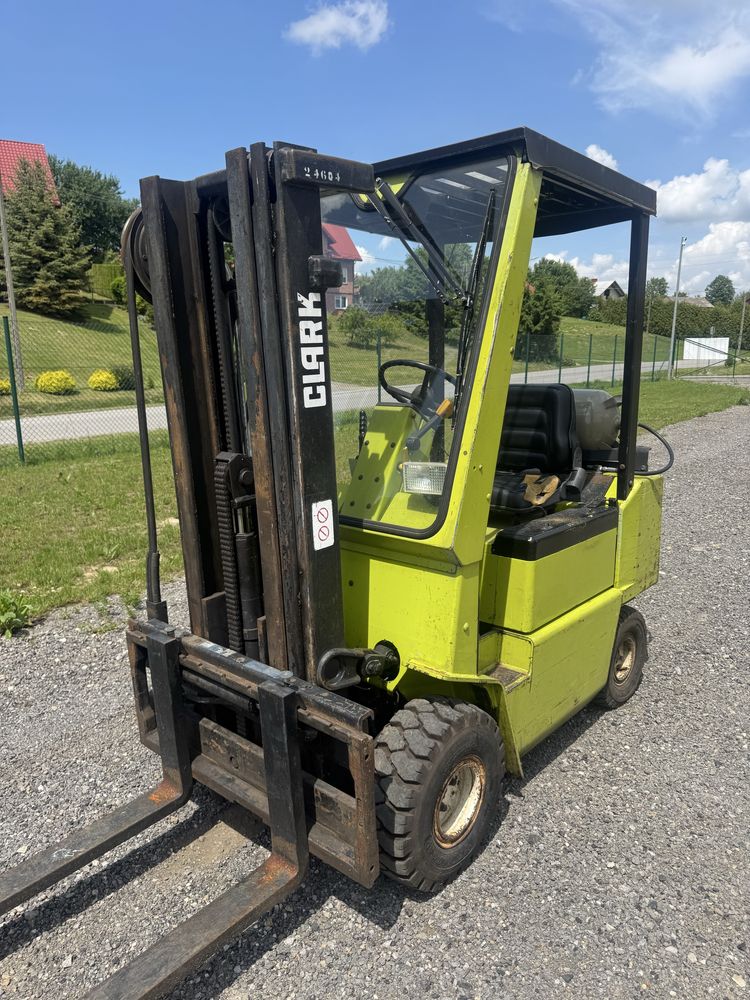 Wózek widłowy Clark GPM20
