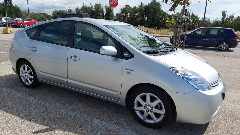 Toyota Prius 1.5 híbrido 2007, caixa automática.