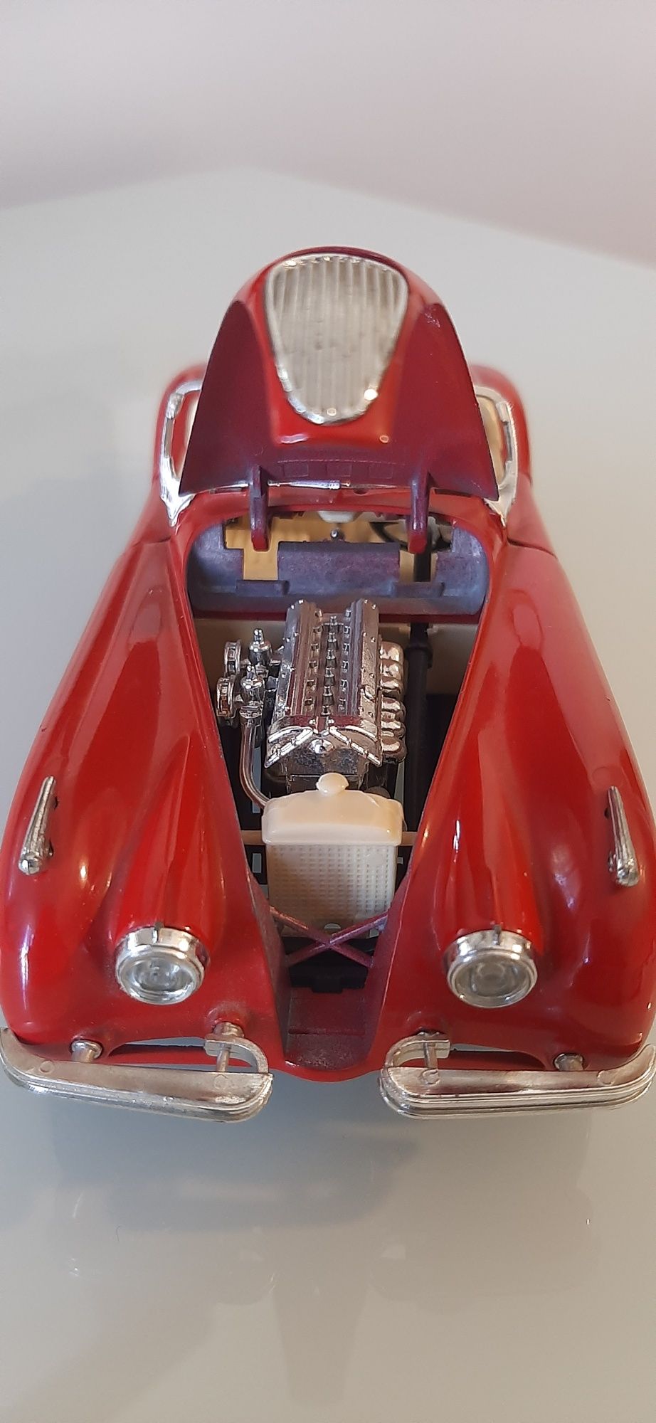 Jaguar XK 120 Burago 1/24