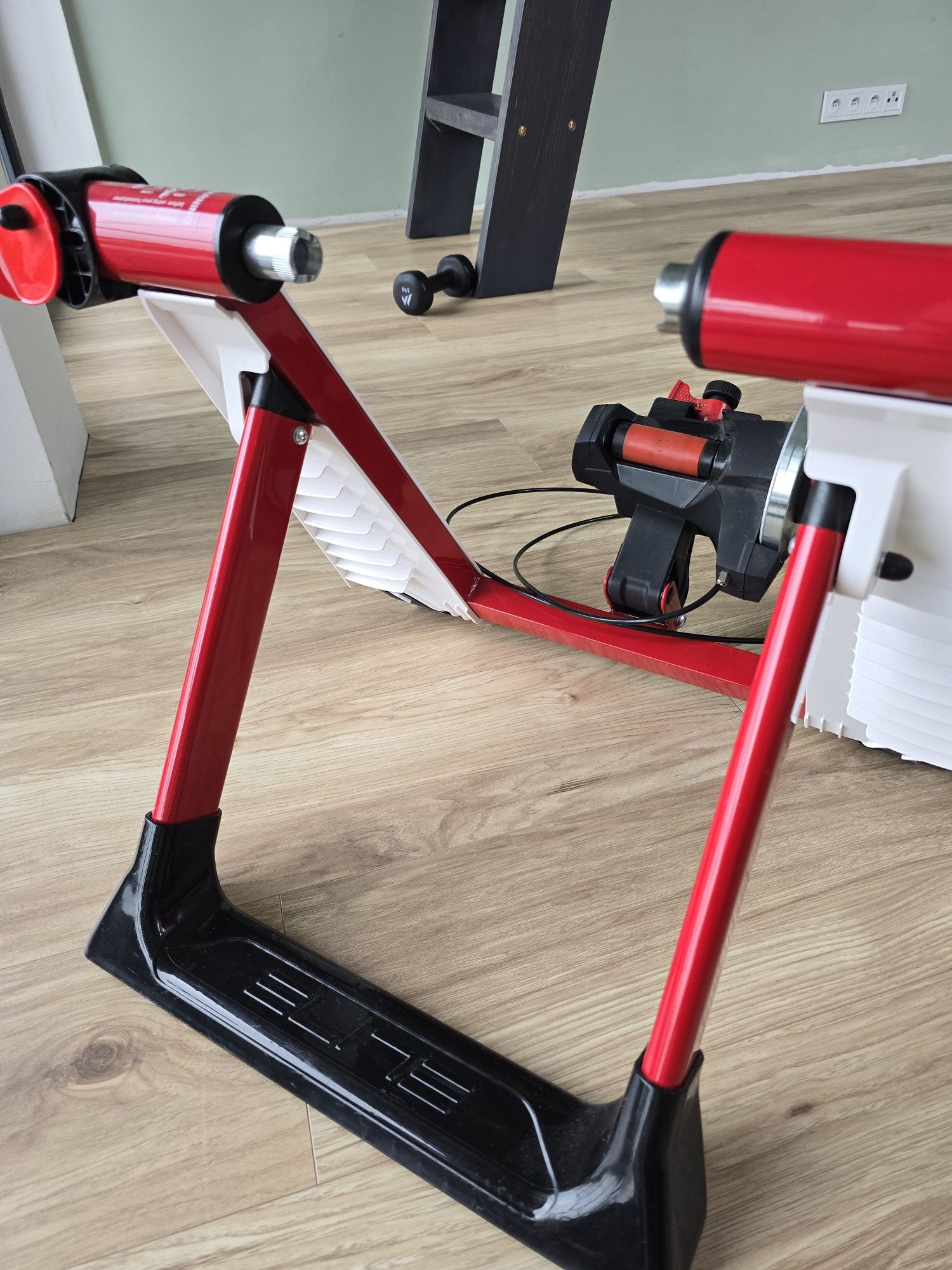 Trenażer rowerowy Elite Novo Force