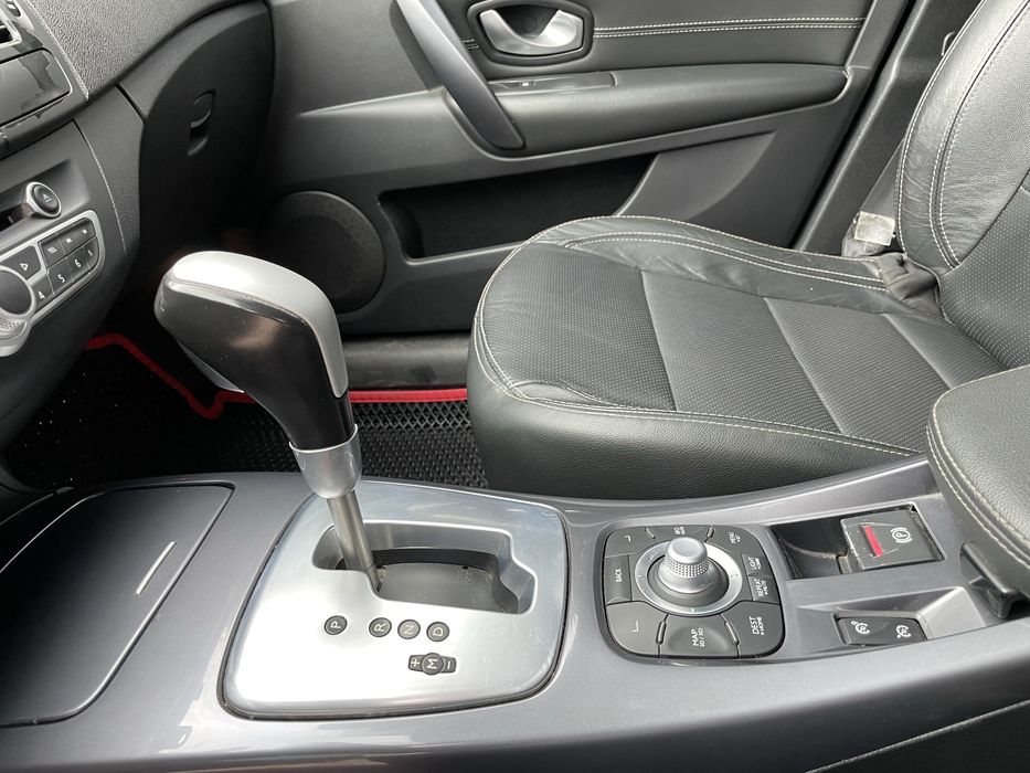 Renault Laguna 3 2.0 дизель Автомат